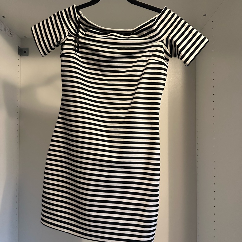 Forever21  off shoulder dress